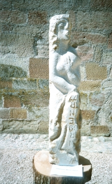  Hina déesse de la maternité calcaire 150cm